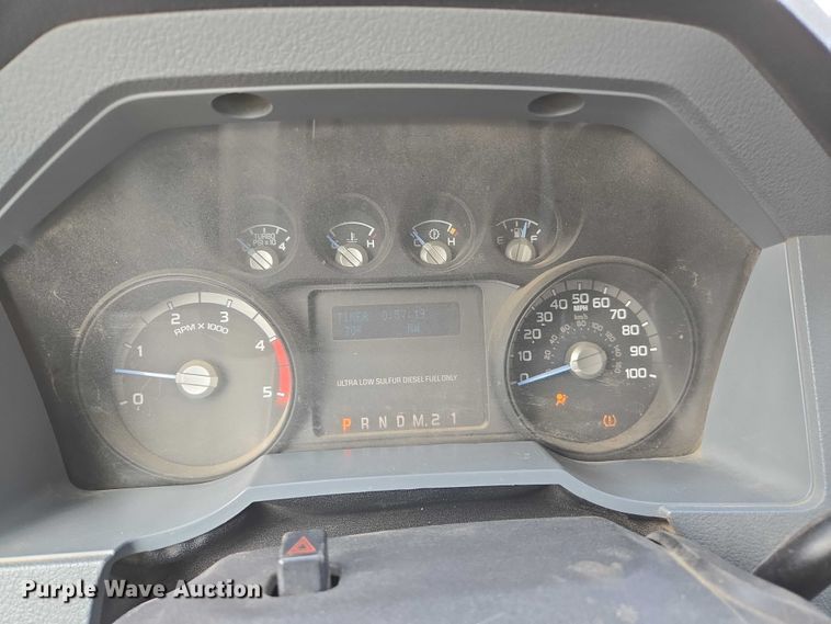 image for item EU2529 2016 Ford F250 Super Duty SuperCab flatbed pickup truck