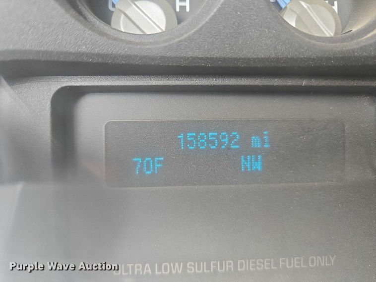 image for item EU2529 2016 Ford F250 Super Duty SuperCab flatbed pickup truck