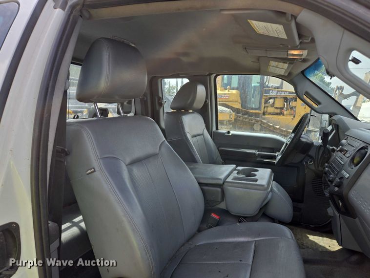 image for item EU2529 2016 Ford F250 Super Duty SuperCab flatbed pickup truck