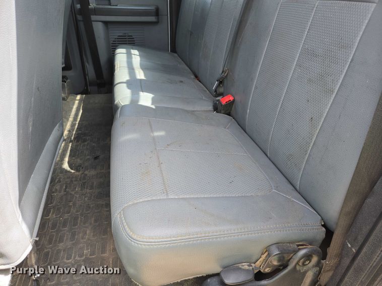 image for item EU2529 2016 Ford F250 Super Duty SuperCab flatbed pickup truck