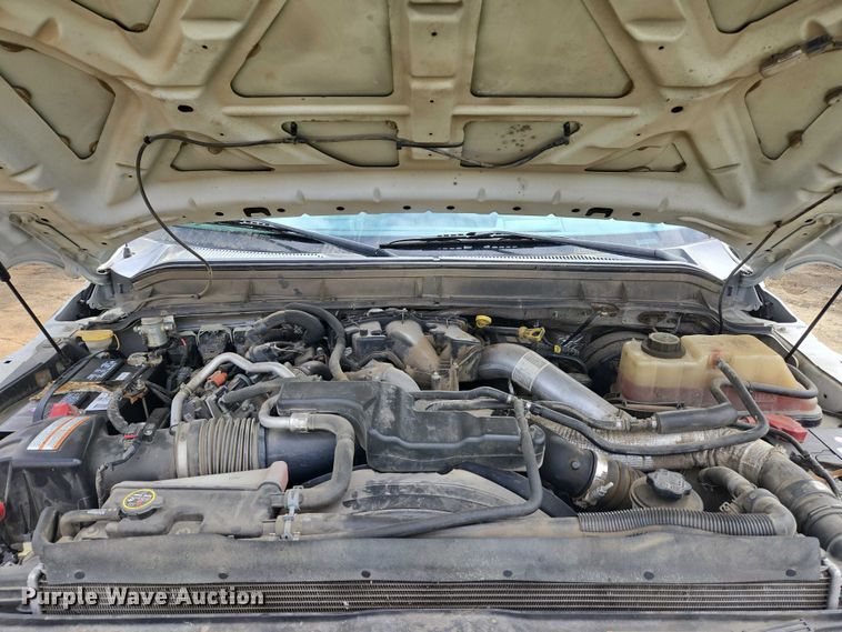 image for item EU2529 2016 Ford F250 Super Duty SuperCab flatbed pickup truck