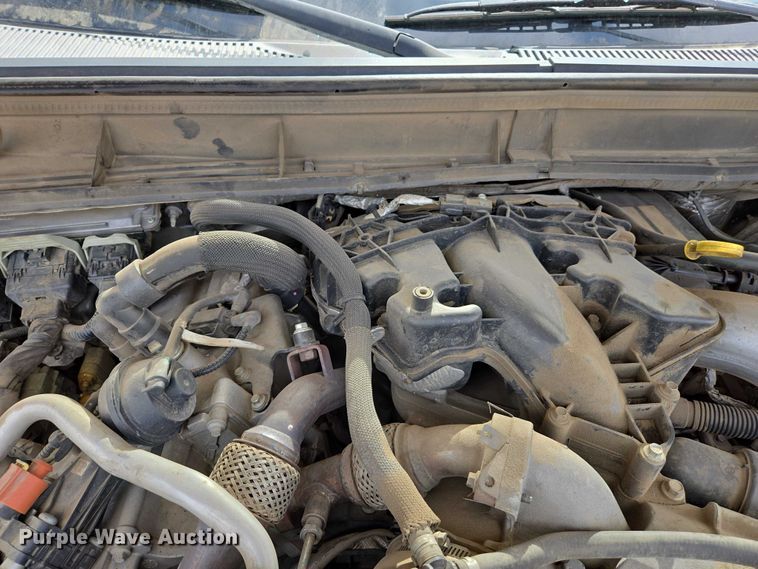 image for item EU2529 2016 Ford F250 Super Duty SuperCab flatbed pickup truck