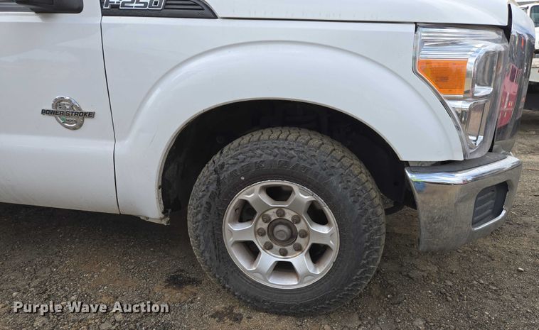 image for item EU2529 2016 Ford F250 Super Duty SuperCab flatbed pickup truck