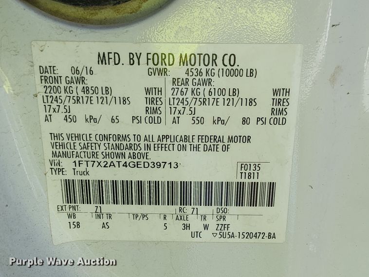 image for item EU2529 2016 Ford F250 Super Duty SuperCab flatbed pickup truck