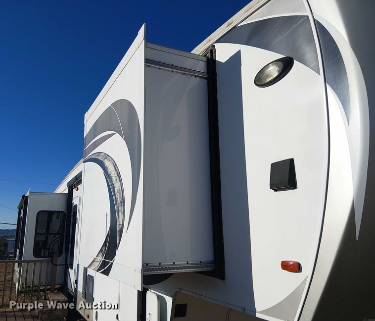 image for item EU2533 2016 Forest River Columbus camper