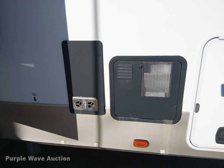 image for item EU2533 2016 Forest River Columbus camper