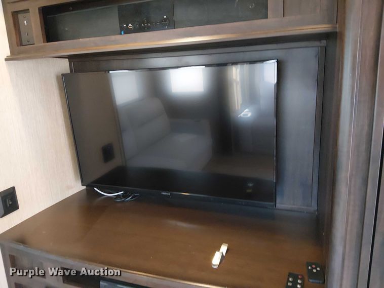 image for item EU2533 2016 Forest River Columbus camper