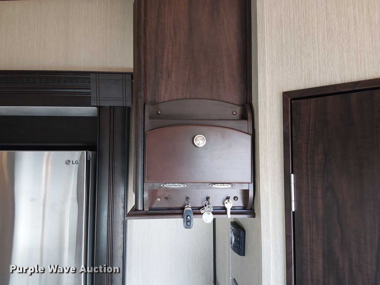 image for item EU2533 2016 Forest River Columbus camper