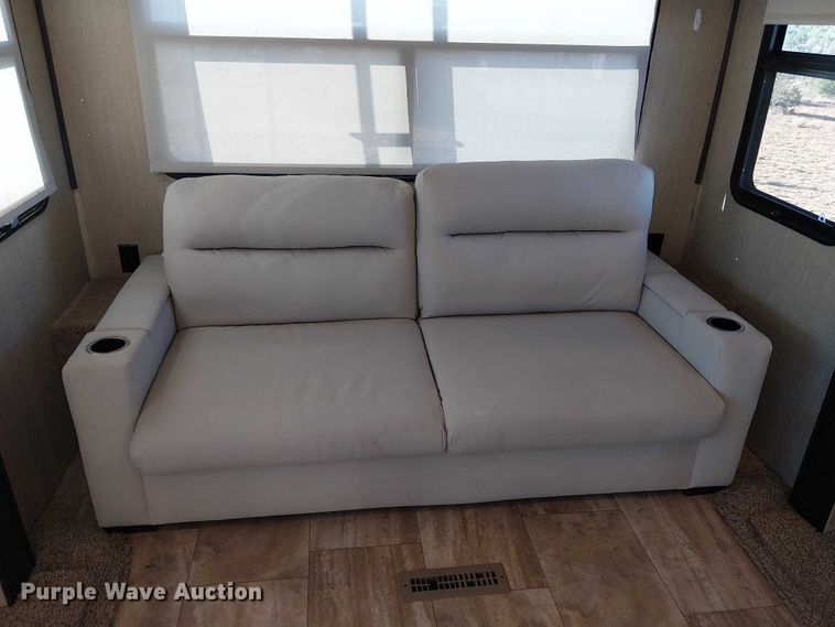 image for item EU2533 2016 Forest River Columbus camper