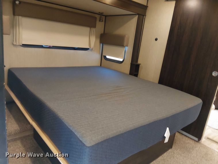 image for item EU2533 2016 Forest River Columbus camper