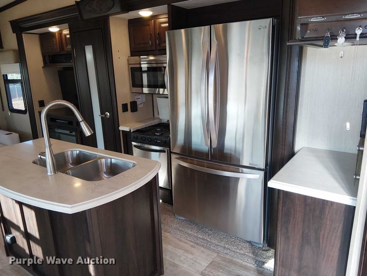 image for item EU2533 2016 Forest River Columbus camper