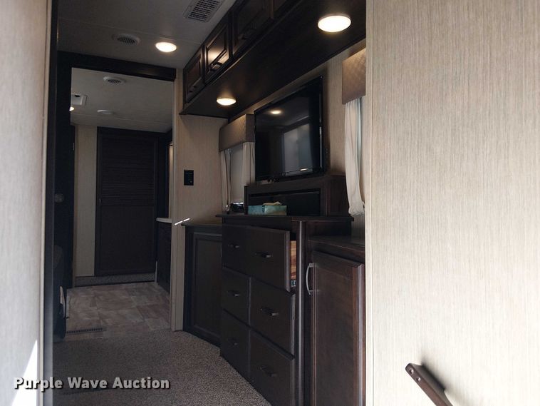 image for item EU2533 2016 Forest River Columbus camper