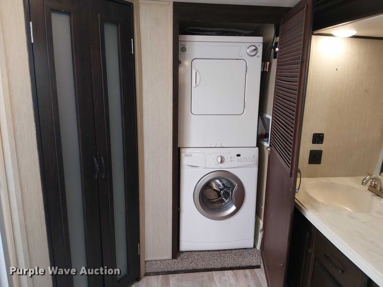 image for item EU2533 2016 Forest River Columbus camper