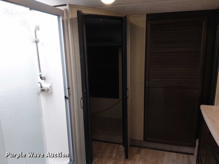 image for item EU2533 2016 Forest River Columbus camper