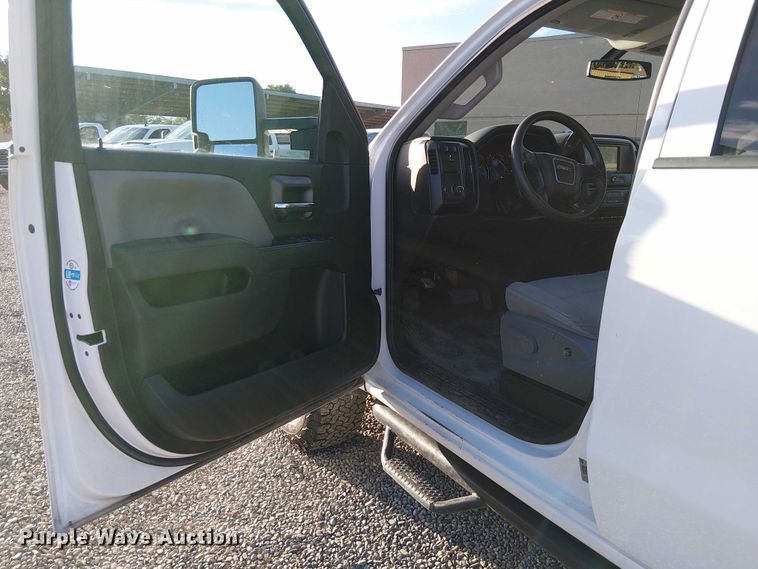 image for item EU2534 2019 GMC Sierra 2500HD Double Cab pickup truck