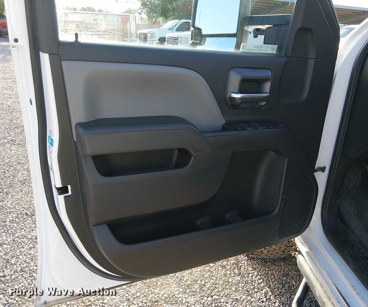 image for item EU2534 2019 GMC Sierra 2500HD Double Cab pickup truck