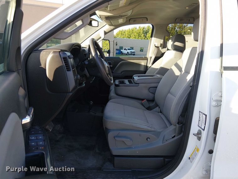 image for item EU2534 2019 GMC Sierra 2500HD Double Cab pickup truck