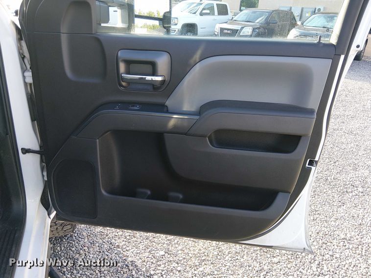 image for item EU2534 2019 GMC Sierra 2500HD Double Cab pickup truck