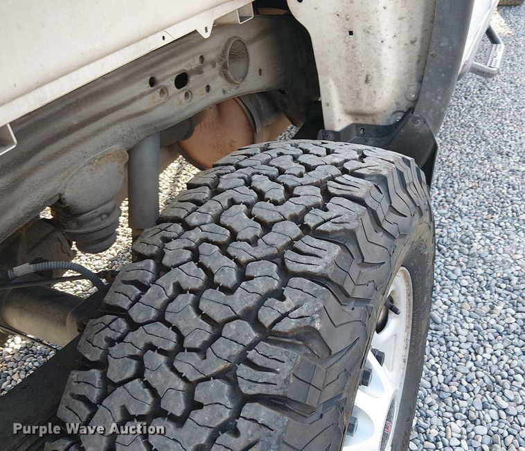 image for item EU2534 2019 GMC Sierra 2500HD Double Cab pickup truck