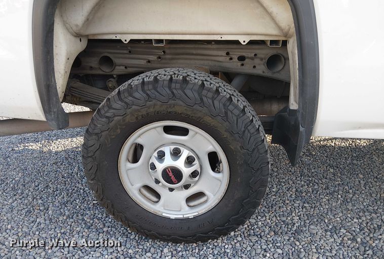 image for item EU2534 2019 GMC Sierra 2500HD Double Cab pickup truck