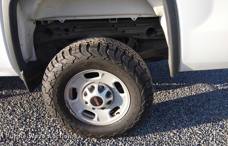 image for item EU2534 2019 GMC Sierra 2500HD Double Cab pickup truck