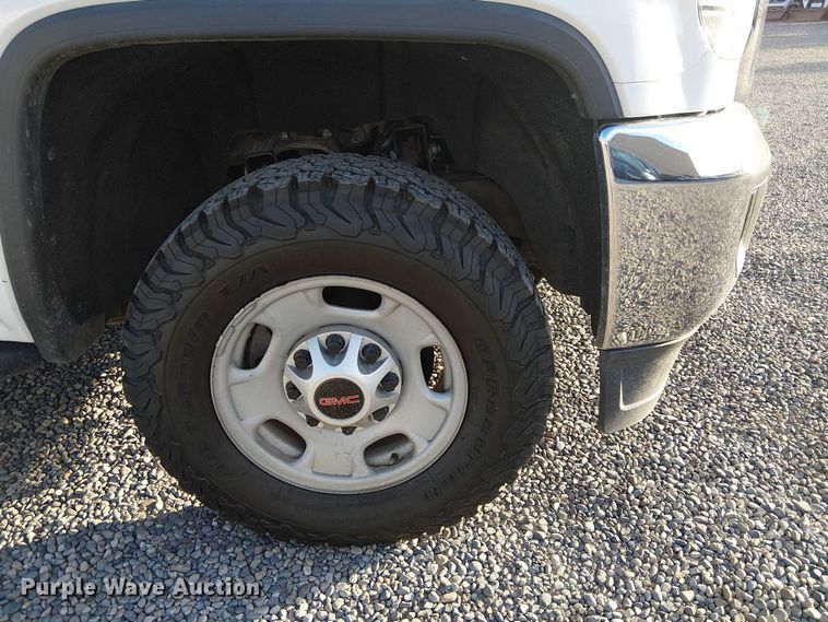 image for item EU2534 2019 GMC Sierra 2500HD Double Cab pickup truck