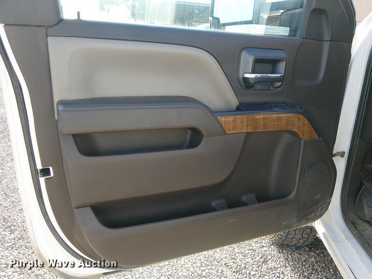 image for item EU2535 2016 GMC Sierra 2500HD pickup truck