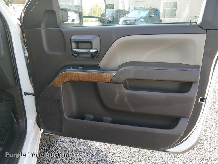 image for item EU2535 2016 GMC Sierra 2500HD pickup truck