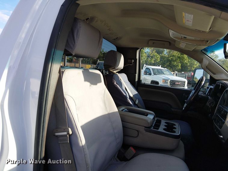 image for item EU2535 2016 GMC Sierra 2500HD pickup truck