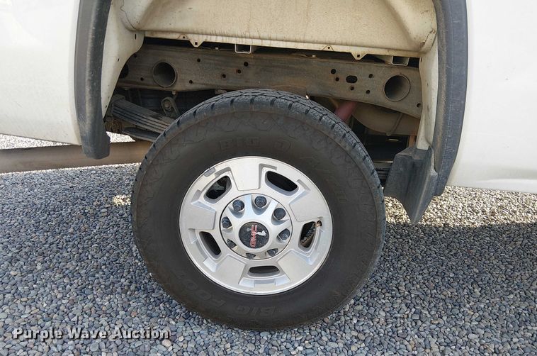 image for item EU2535 2016 GMC Sierra 2500HD pickup truck