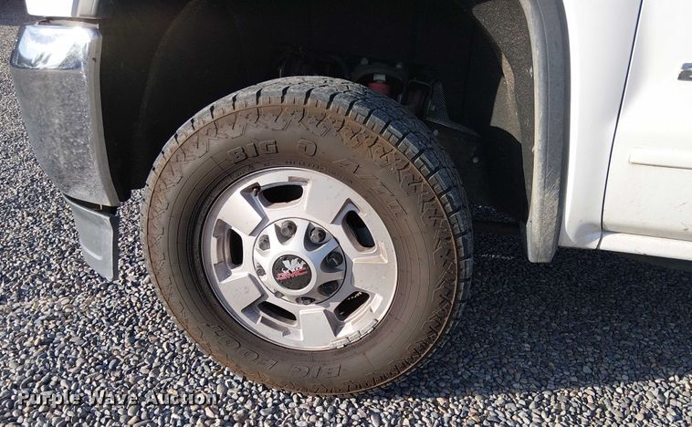 image for item EU2535 2016 GMC Sierra 2500HD pickup truck