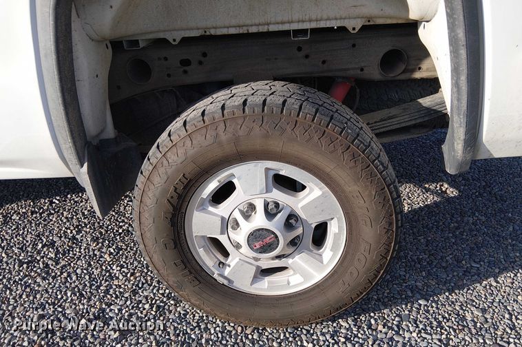 image for item EU2535 2016 GMC Sierra 2500HD pickup truck