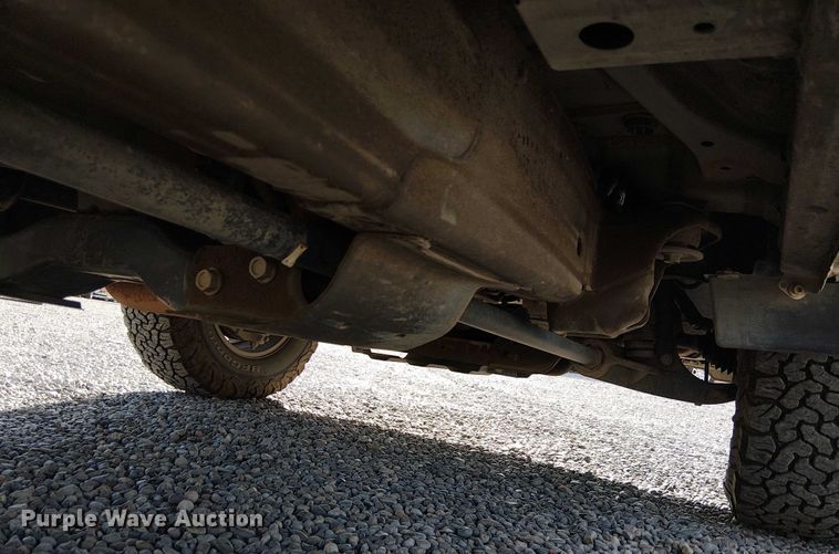 image for item EU2537 2020 GMC Sierra 2500HD Double Cab pickup truck