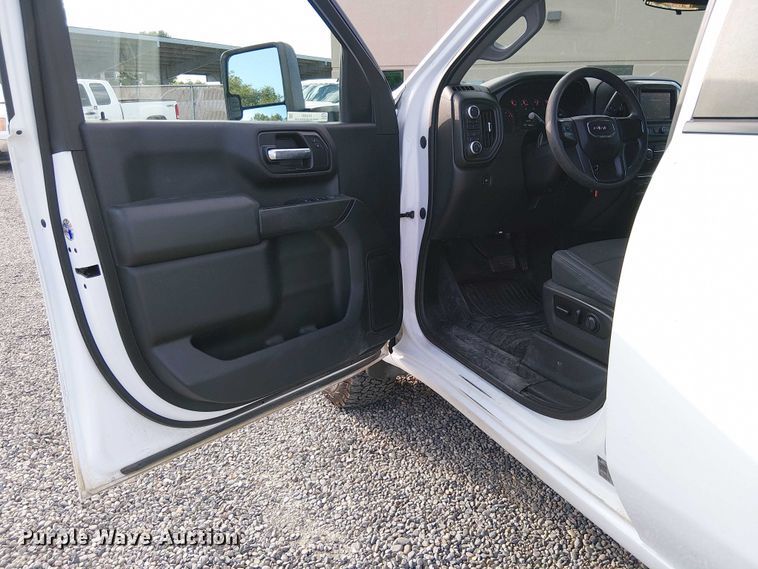 image for item EU2537 2020 GMC Sierra 2500HD Double Cab pickup truck