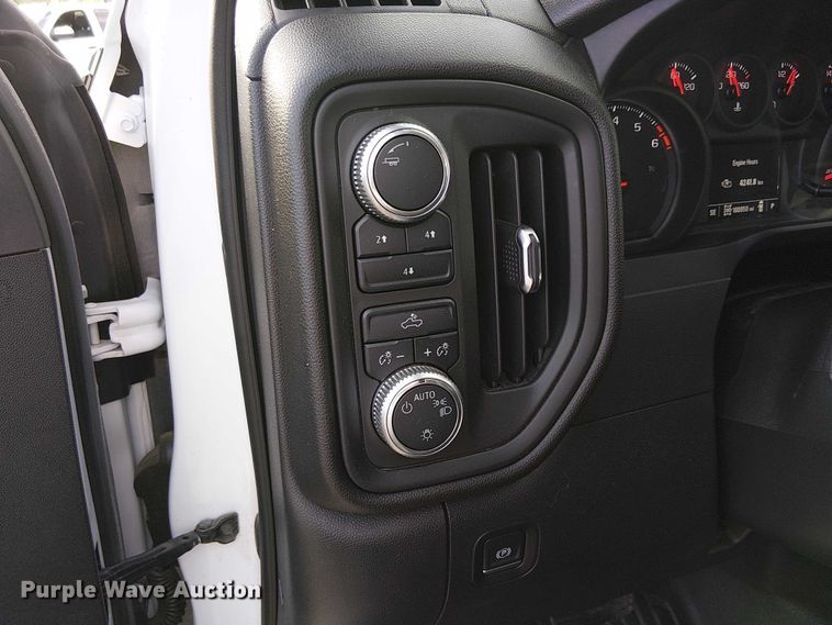 image for item EU2537 2020 GMC Sierra 2500HD Double Cab pickup truck