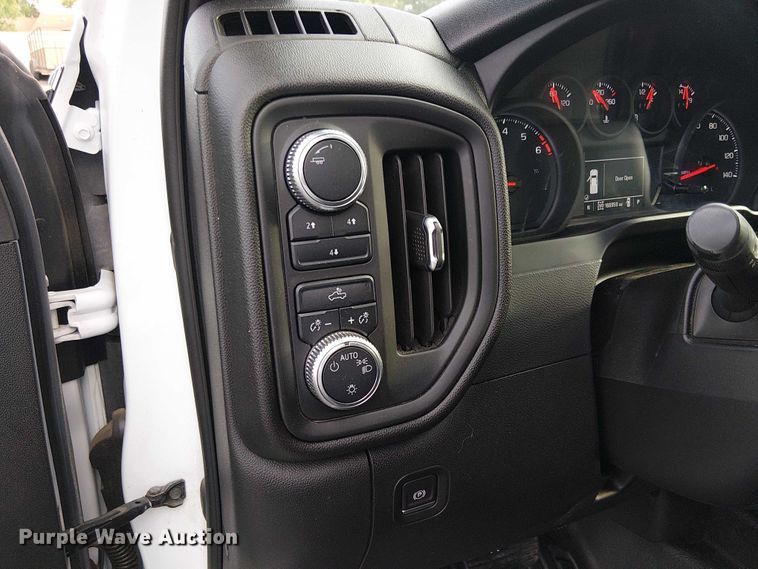 image for item EU2537 2020 GMC Sierra 2500HD Double Cab pickup truck