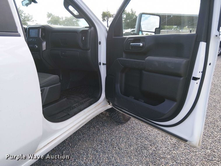 image for item EU2537 2020 GMC Sierra 2500HD Double Cab pickup truck