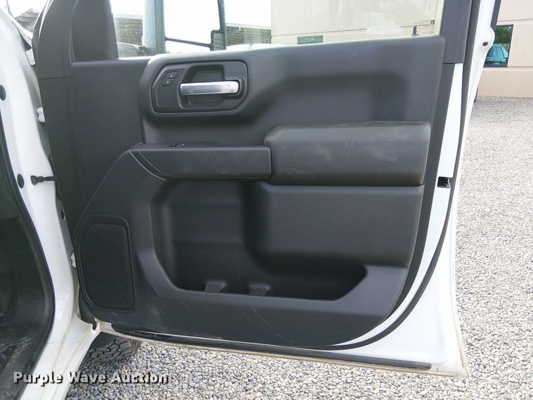 image for item EU2537 2020 GMC Sierra 2500HD Double Cab pickup truck