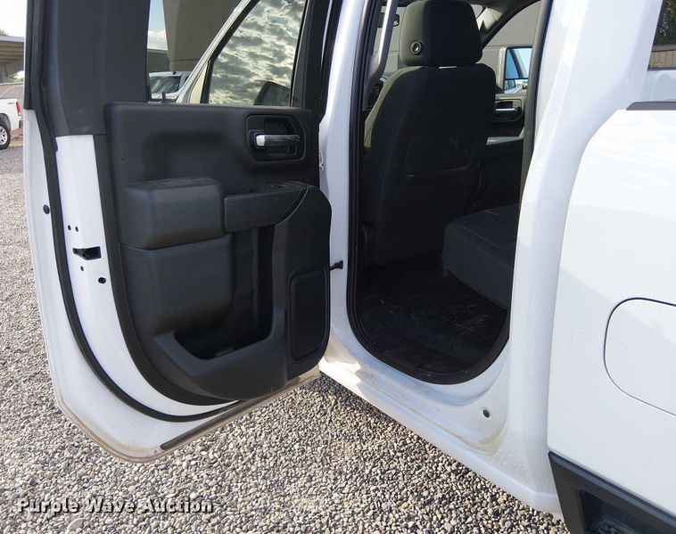 image for item EU2537 2020 GMC Sierra 2500HD Double Cab pickup truck