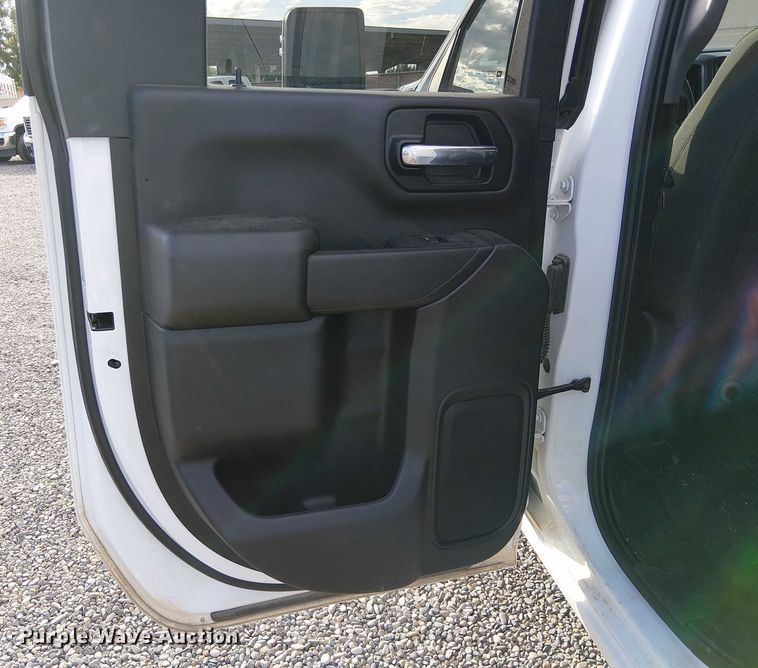 image for item EU2537 2020 GMC Sierra 2500HD Double Cab pickup truck
