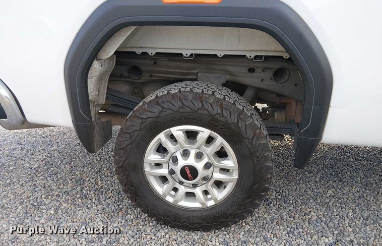 image for item EU2537 2020 GMC Sierra 2500HD Double Cab pickup truck