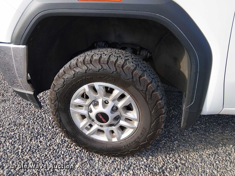 image for item EU2537 2020 GMC Sierra 2500HD Double Cab pickup truck