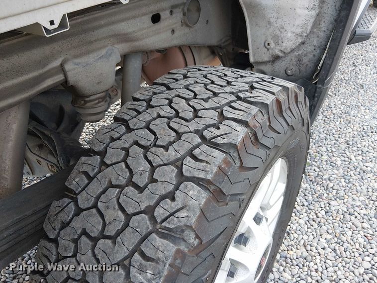 image for item EU2537 2020 GMC Sierra 2500HD Double Cab pickup truck