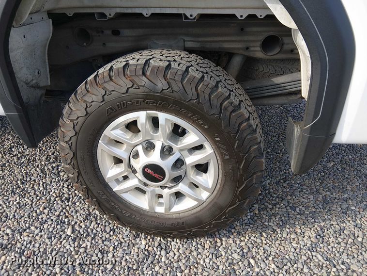 image for item EU2537 2020 GMC Sierra 2500HD Double Cab pickup truck