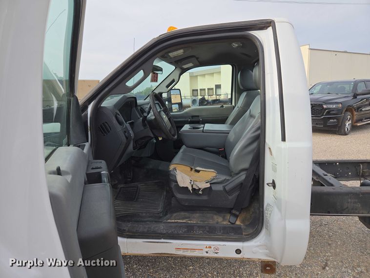 image for item EU3691 2016 Ford F550 truck cab and chassis