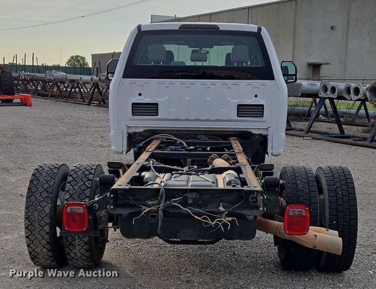 image for item EU3692 2019 Ford F-550 Crew Cab truck cab and chassis
