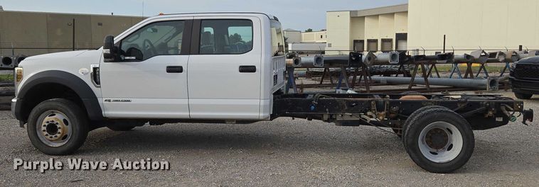 image for item EU3692 2019 Ford F-550 Crew Cab truck cab and chassis