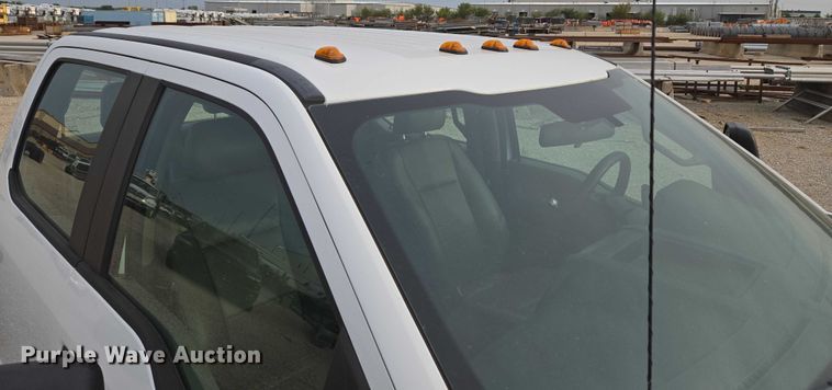 image for item EU3692 2019 Ford F-550 Crew Cab truck cab and chassis