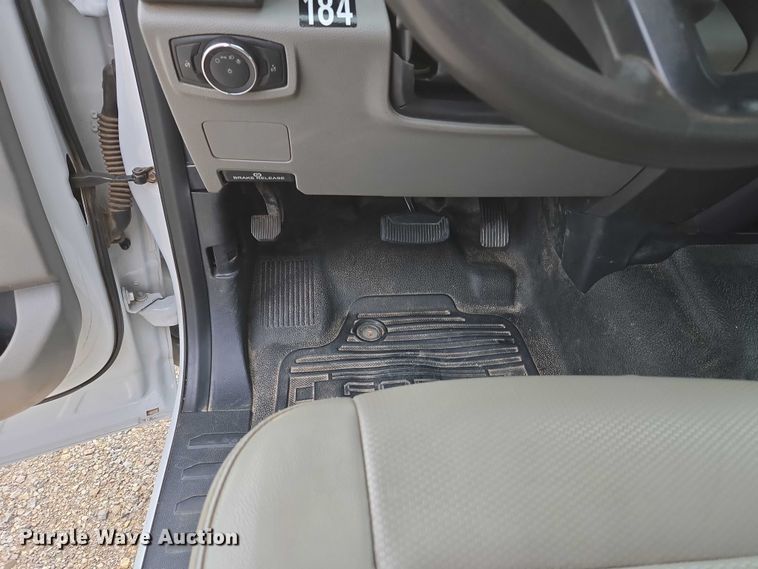 image for item EU3692 2019 Ford F-550 Crew Cab truck cab and chassis