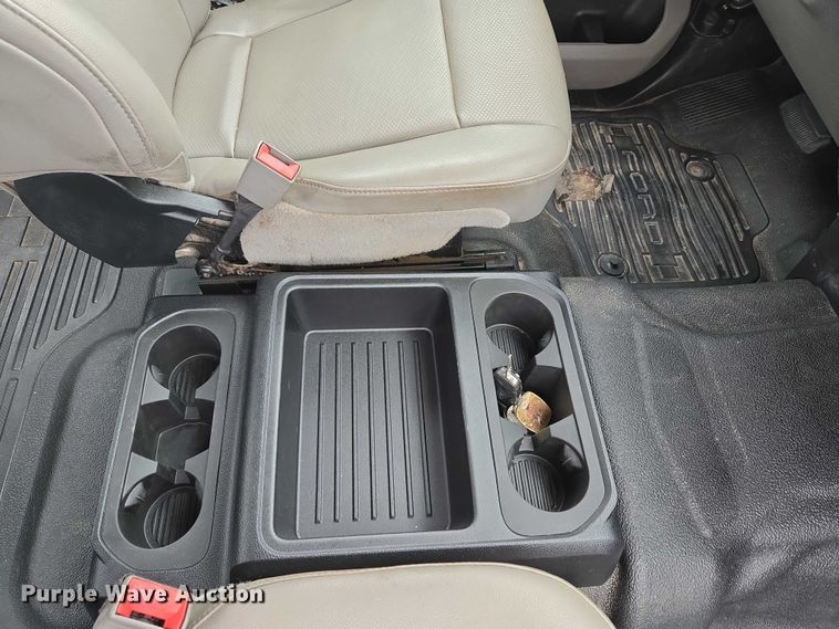 image for item EU3692 2019 Ford F-550 Crew Cab truck cab and chassis